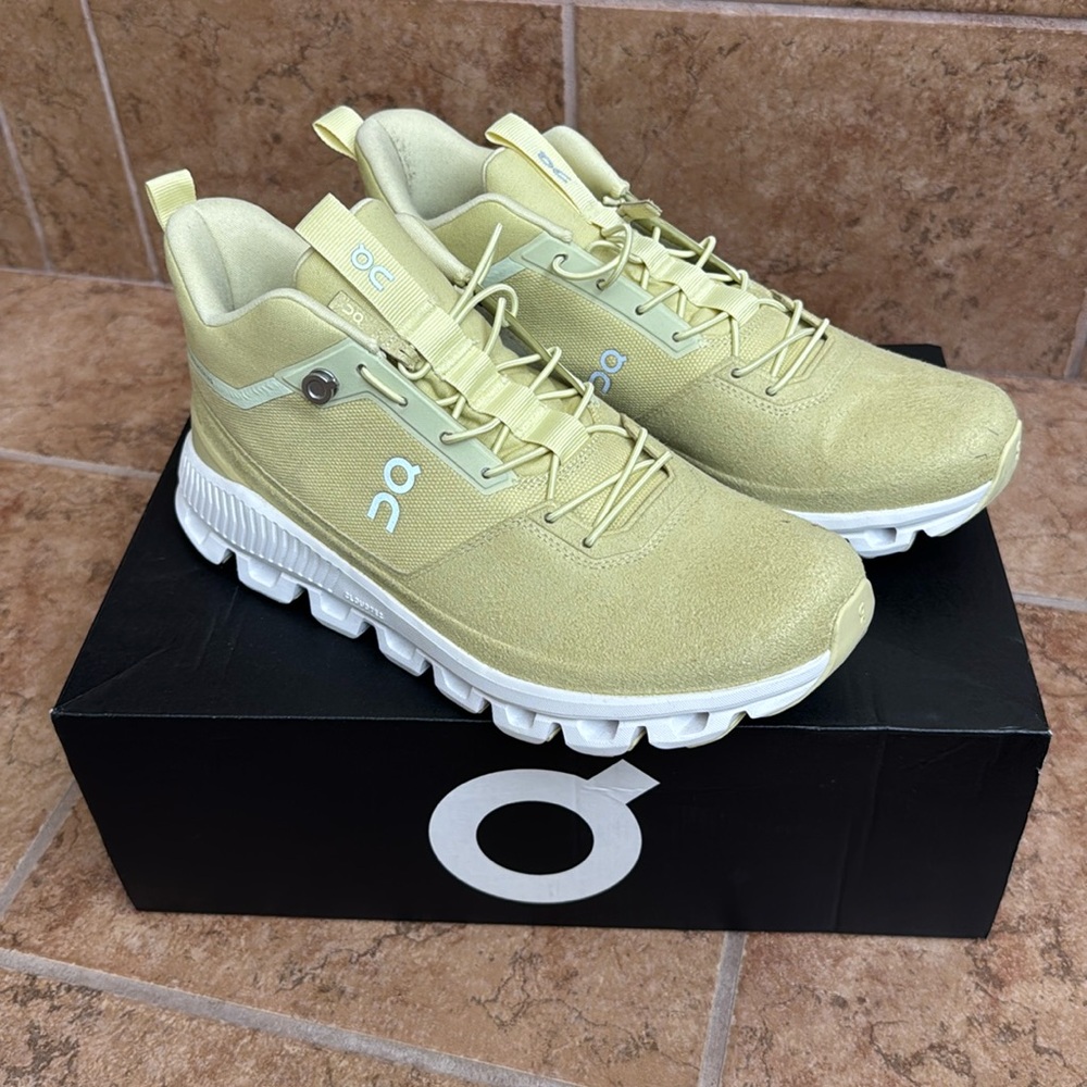 New ON Running Cloud Hi Endive Yellow Womens Size 10